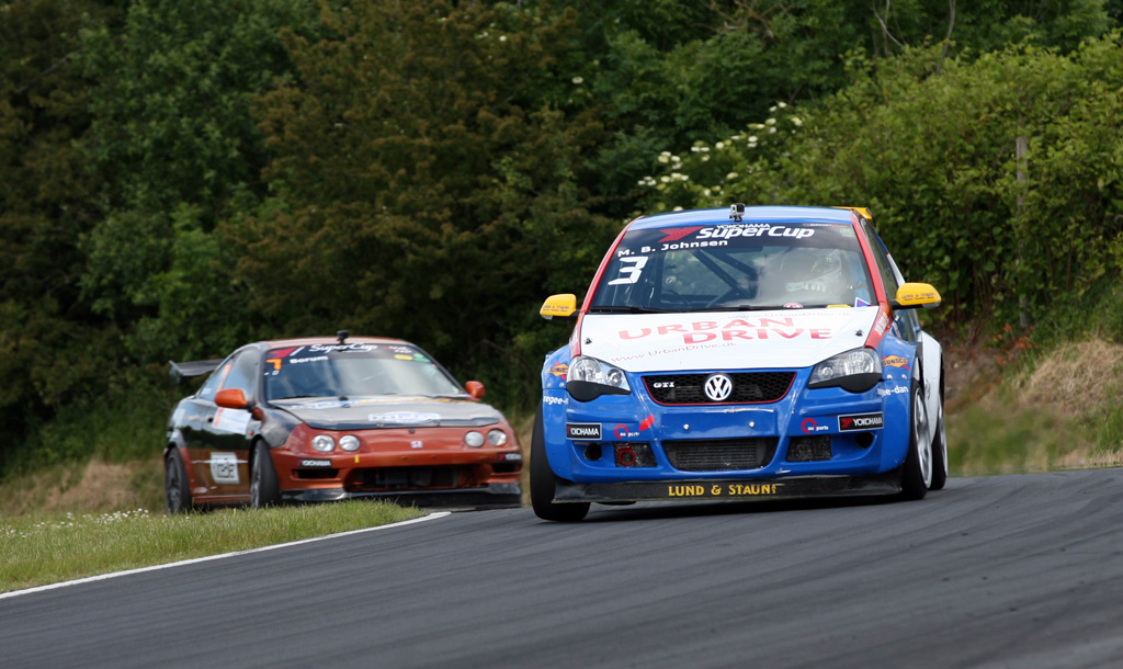 Jakob Borum efter Mikkel Bang Johnsen.
(Foto: Motorsporten.dk)